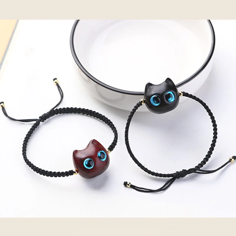 Artisan handmade cat head bracelet small leaf red sandalwood detail