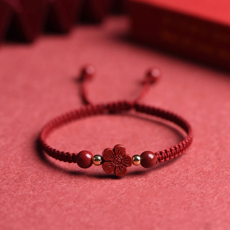 Four-leaf clover cinnabar red string bracelet gift packaging presentation