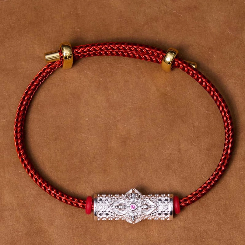 Copper luck red string bracelet variant with precious metal accents