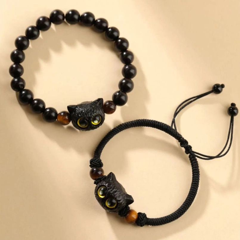 Ebony cat head red string bracelet lazurite bead variant display