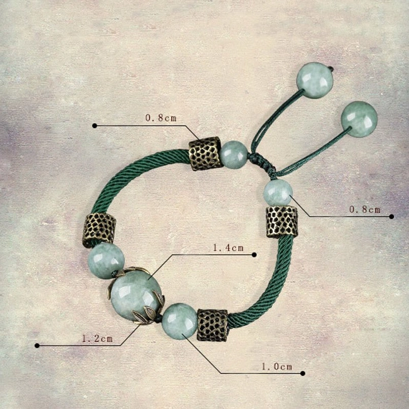 Green jade bracelet size guide with measurement markers showing adjustable 14-19cm fit