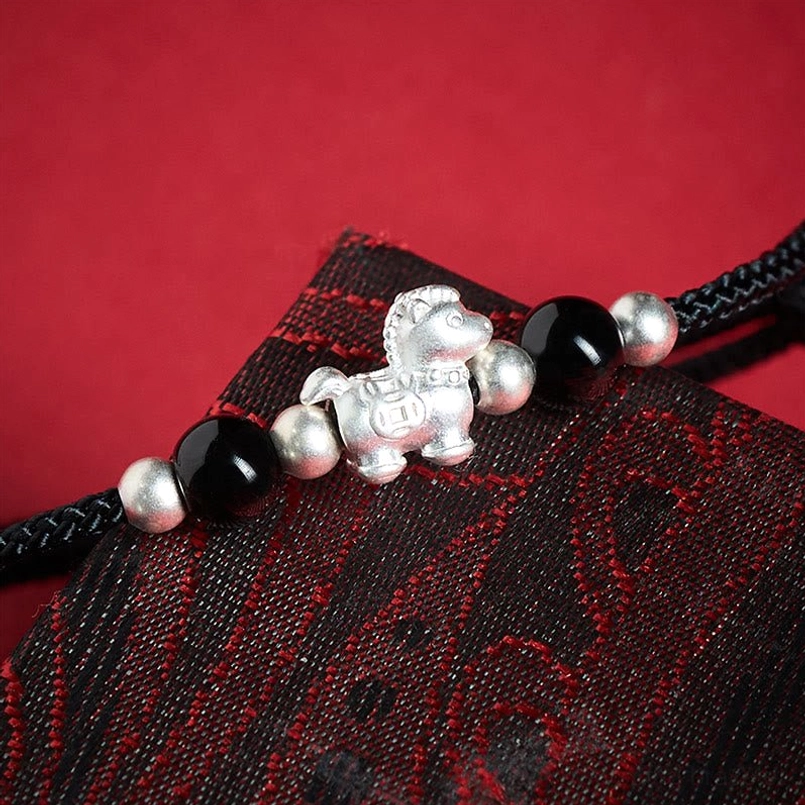 Red agate and silver beads horse red agate bracelet decorative elements detail