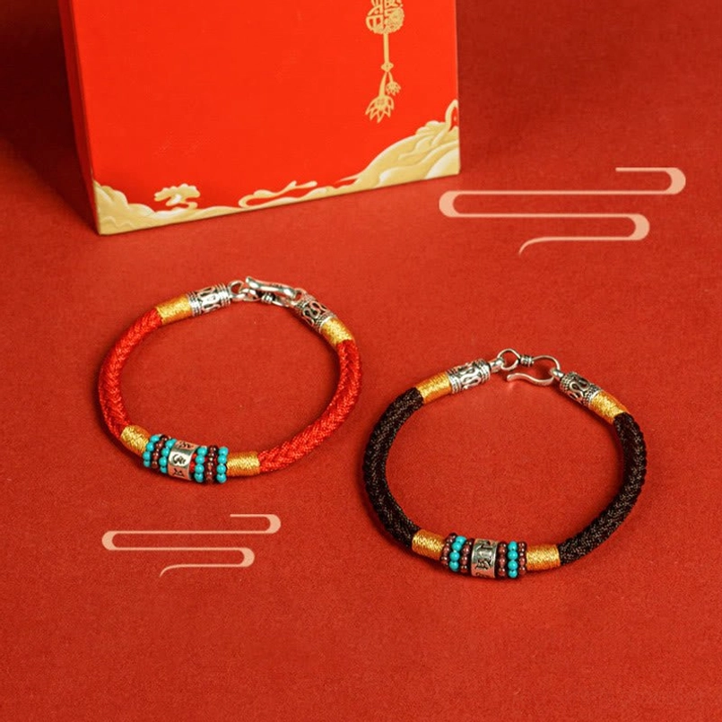 Red string bracelet gift set showing premium packaging and accessories