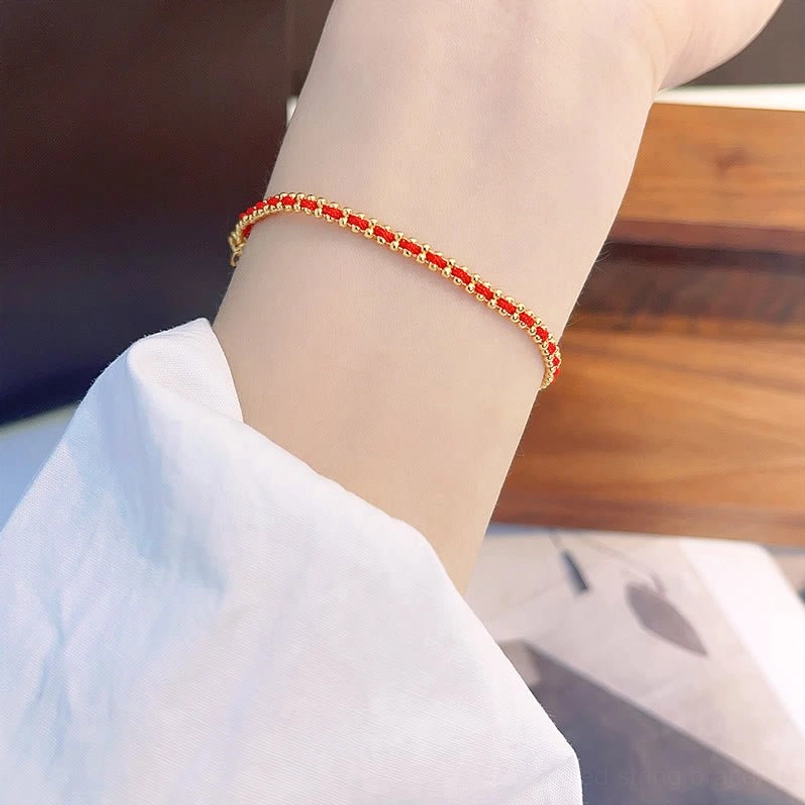 Casual daily matching effect of red string gold bead bracelet