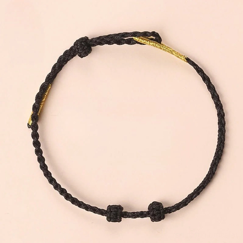 Adjustable Tibetan red string bracelet with size guide and wrist circumference measurements